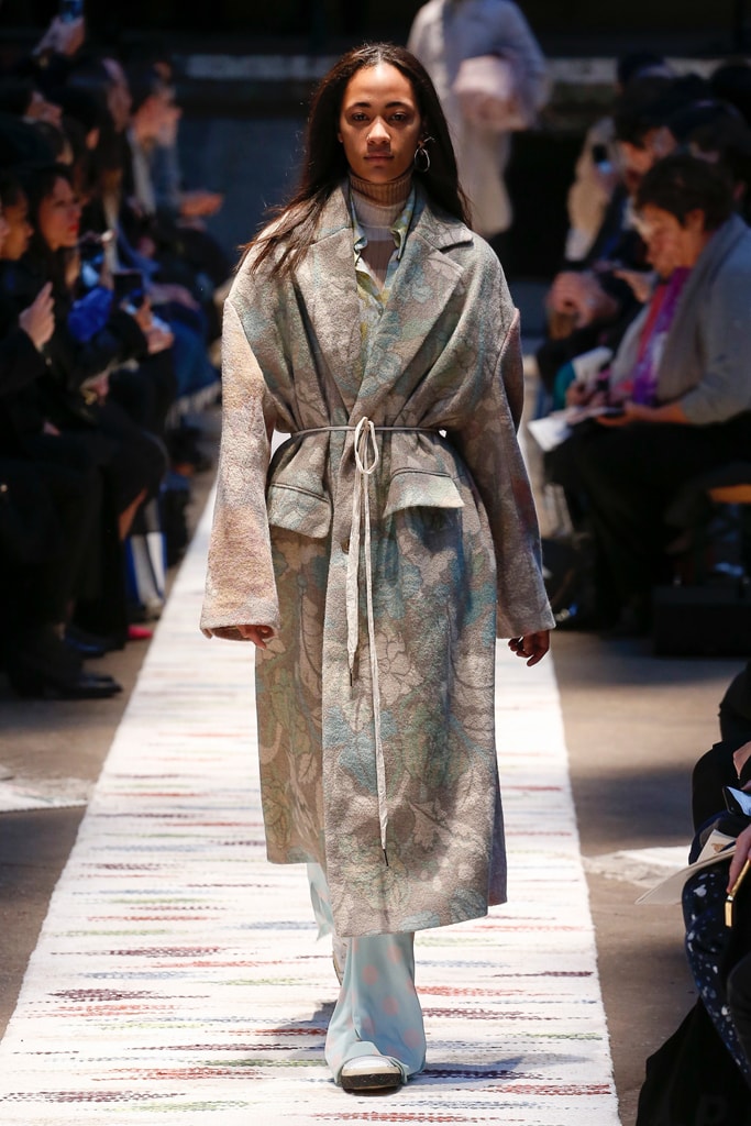 Acne Studios Fall/Winter 2018 Haute Couture Week Runway Fashion Scandinavian Stockholm Brand Tailoring Coats