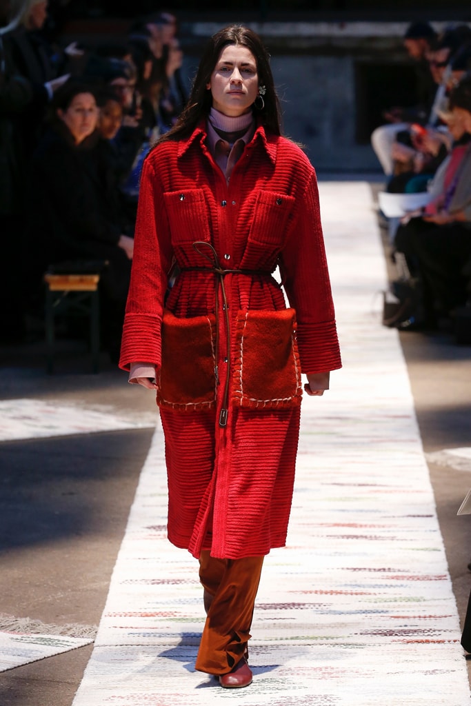 Acne Studios Fall/Winter 2018 Haute Couture Week Runway Fashion Scandinavian Stockholm Brand Tailoring Coats