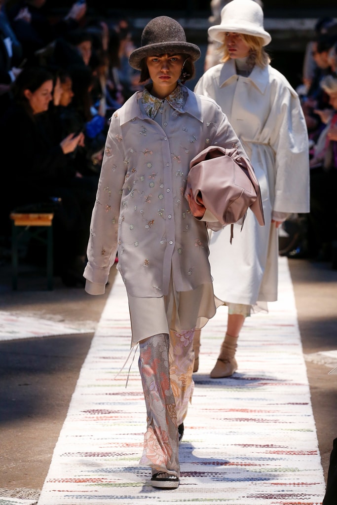 Acne Studios Fall/Winter 2018 Haute Couture Week Runway Fashion Scandinavian Stockholm Brand Tailoring Coats