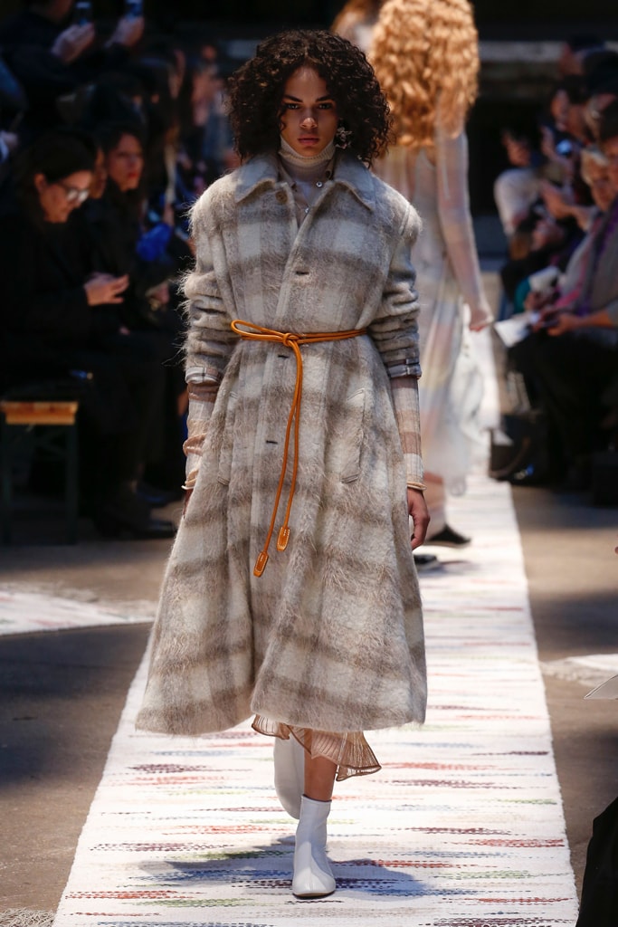 Acne Studios Fall/Winter 2018 Haute Couture Week Runway Fashion Scandinavian Stockholm Brand Tailoring Coats