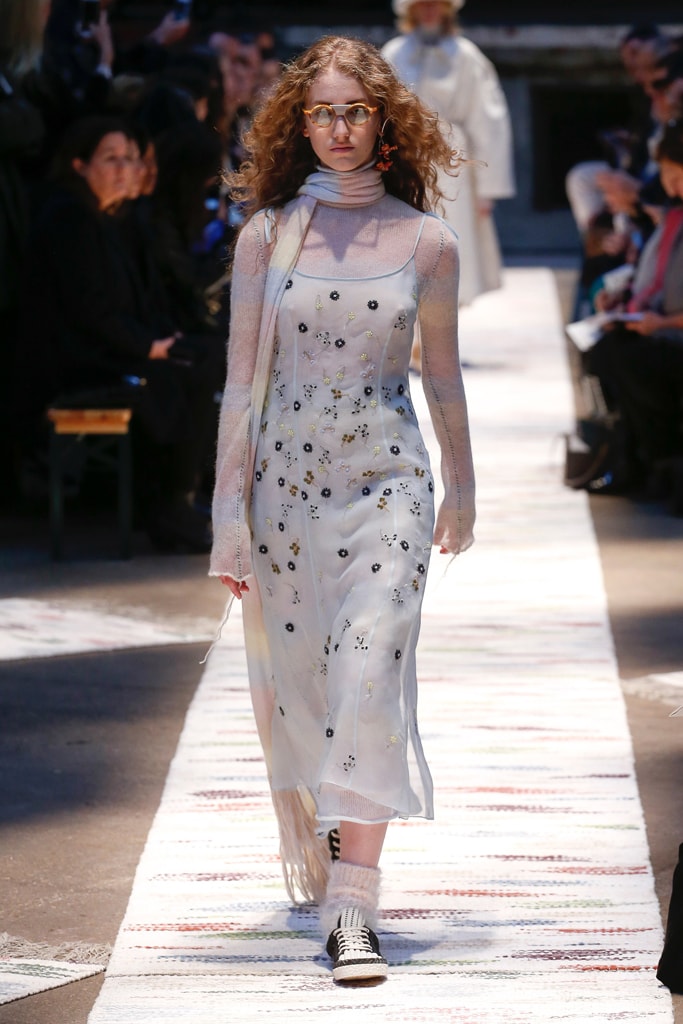 Acne Studios Fall/Winter 2018 Haute Couture Week Runway Fashion Scandinavian Stockholm Brand Tailoring Coats