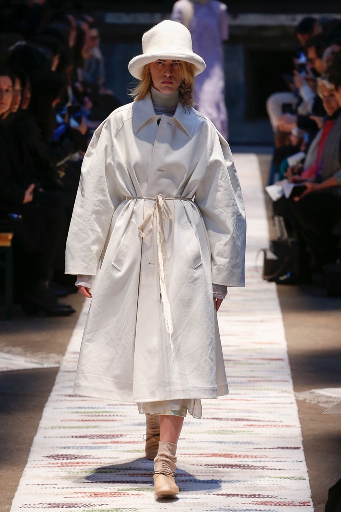 Acne Studios Fall/Winter 2018 Haute Couture Week Runway Fashion Scandinavian Stockholm Brand Tailoring Coats