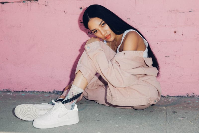 female outfits with nike vapormax