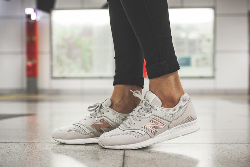 New Balance 674 Moonbeam Grey Pink White