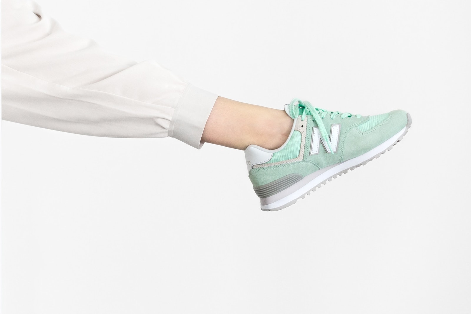 New Balance Classic 574 Womens Pastel 5 https%3A%2F%2Fbae.hypebeast.com%2Ffiles%2F2018%2F01%2Fnew balance classic 574 pastel nike air more uptempo chrome comme des garcons air max 180 9