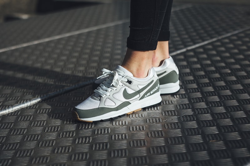 nike air span ii barely rose dark stucco triple black