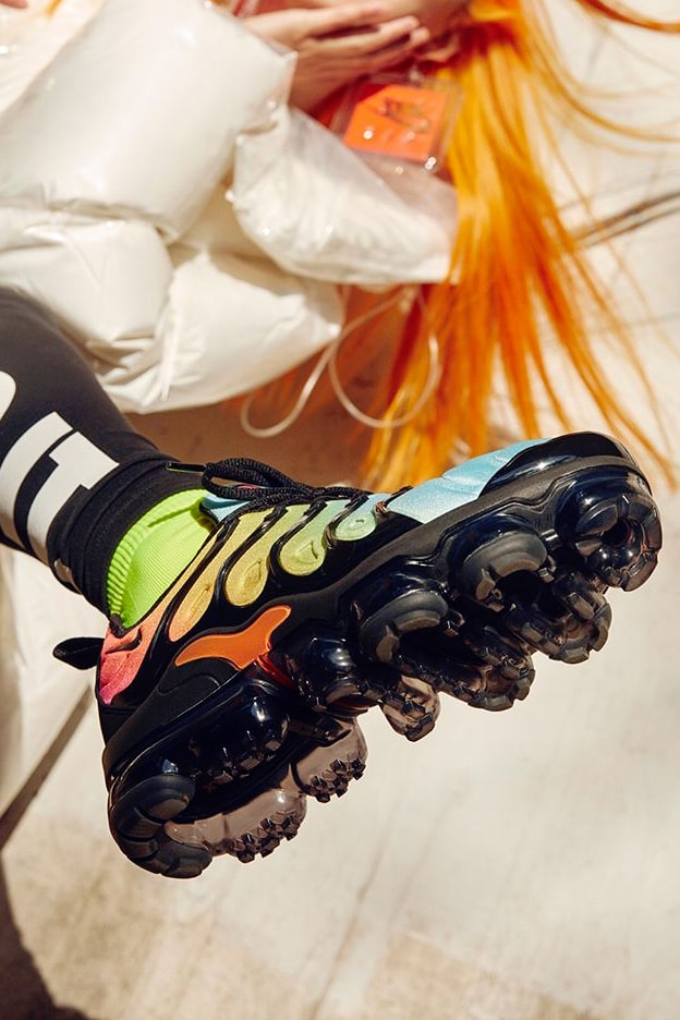 Nike Air VaporMax Plus Tropical Sunset Rainbow Black Sneaker Silhouette Hybrid Air Max Plus Shoe