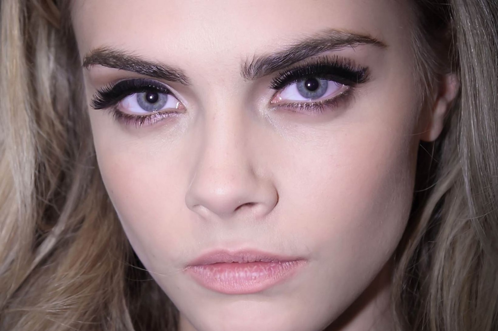 How To Achieve Off Duty Model Makeup Look Hypebae How To Achieve Off Duty Model Makeup Look Hypebae