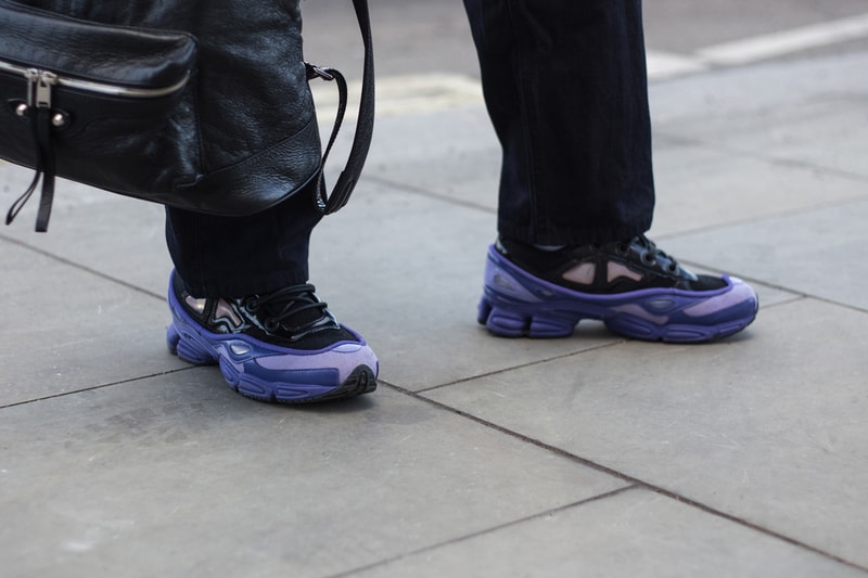 London Fashion Week LFW 2018 Streetsnaps street style off-white balenciaga triple s burberry gucci supreme louis vuitton sneakers jw anderson bags accessories