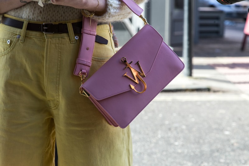 London Fashion Week LFW 2018 Streetsnaps street style off-white balenciaga triple s burberry gucci supreme louis vuitton sneakers jw anderson bags accessories