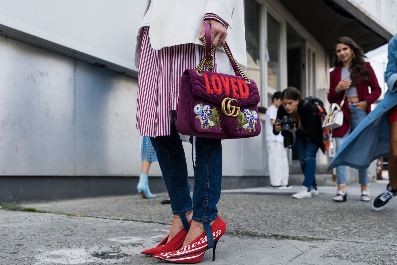 How to Get Streetsnapped at Fashion Week Street Style Looks Photography Streetwear Guide NYFW PFW MFW LFW Gucci Off-White Vetements