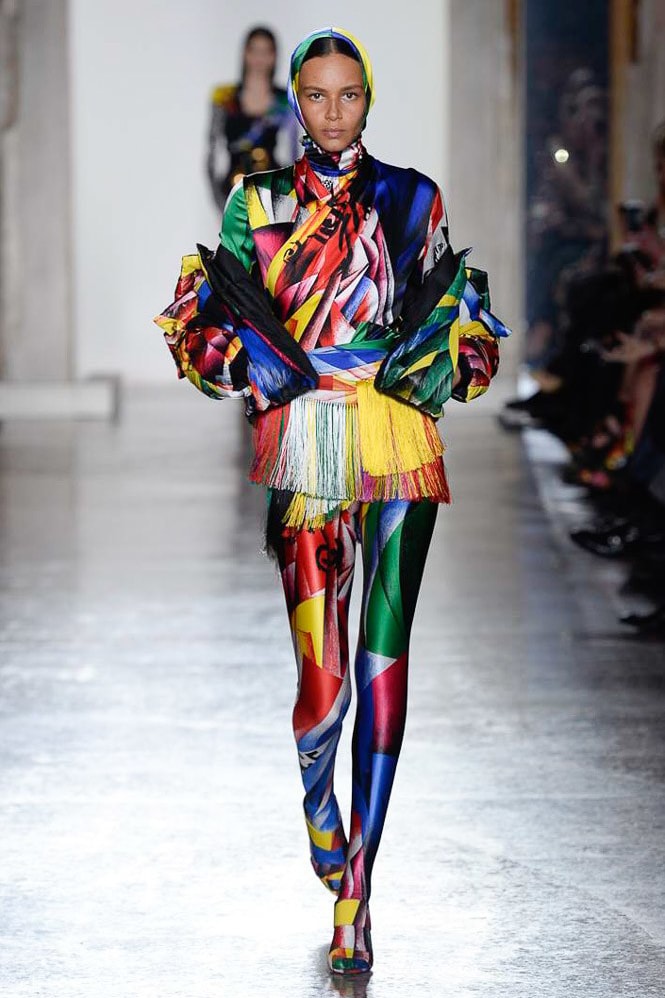 Versace Fall Winter 2018 Milan Fashion Week Show Collection