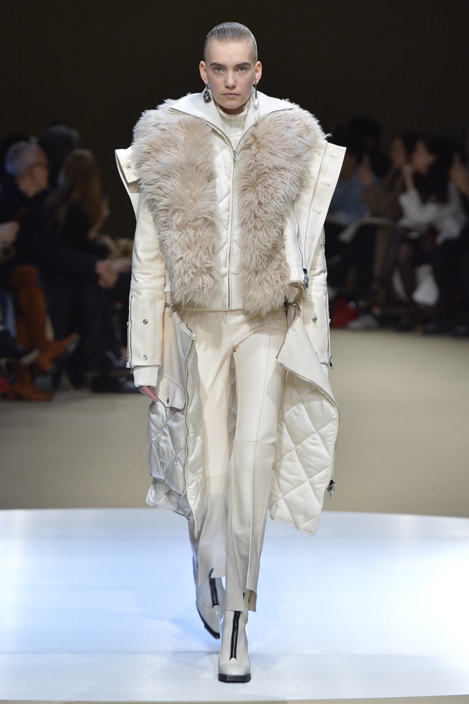 Alexander McQueen Fall/Winter 2018 Runway Paris Fashion Week Collection