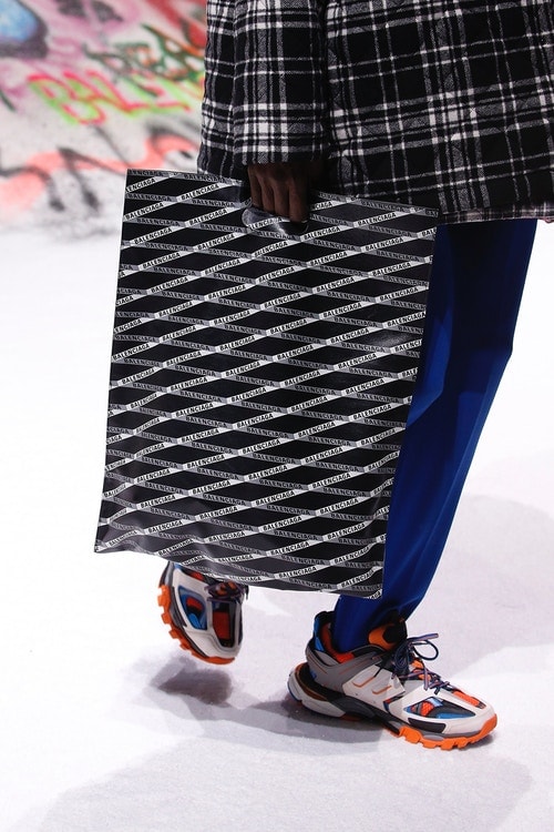 Balenciaga Fall Winter 2018 Sneaker Paris Fashion Week Orange Blue
