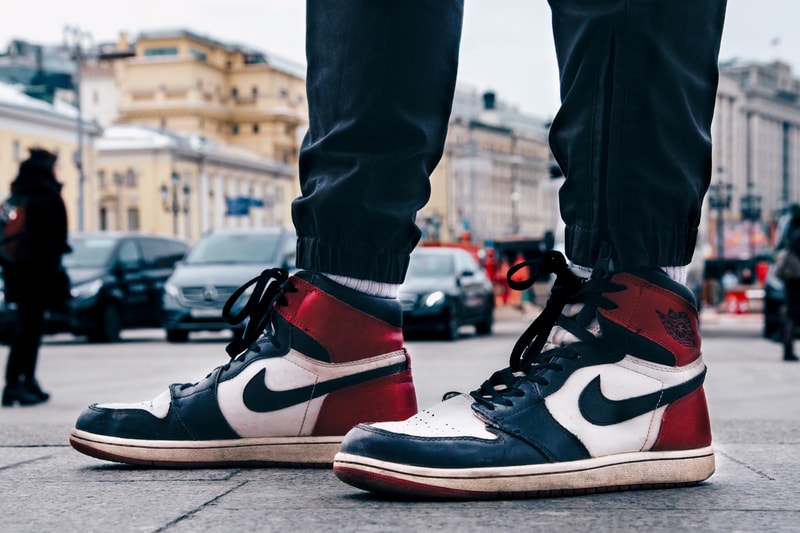 Streetsnaps Moscow Fashion Week 2018 Air Jordan 1 Retro High OG Black Red White