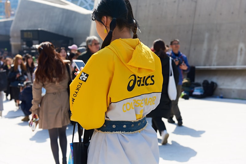 Seoul Fashion Week Fall/Winter 2018 Street Style Streetsnaps Women Streetwear Dior Off-White Nike Air Max 270 ACG Burberry