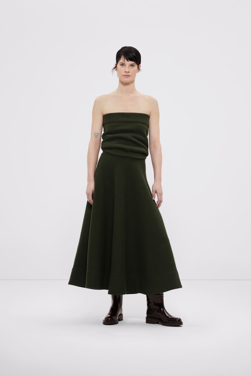COS Fall/Winter 2018 Minimalist Fashion Lookbook Basics Minimal Simple Scandinavian Style