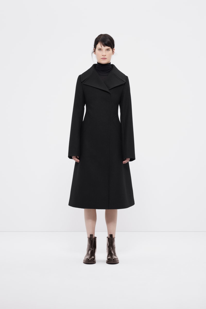 COS Fall/Winter 2018 Minimalist Fashion Lookbook Basics Minimal Simple Scandinavian Style