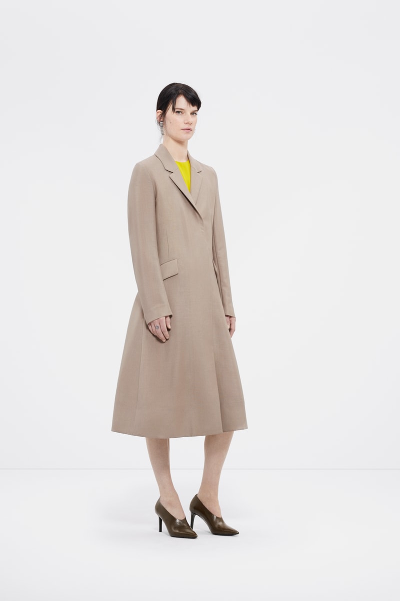 COS Fall/Winter 2018 Minimalist Fashion Lookbook Basics Minimal Simple Scandinavian Style