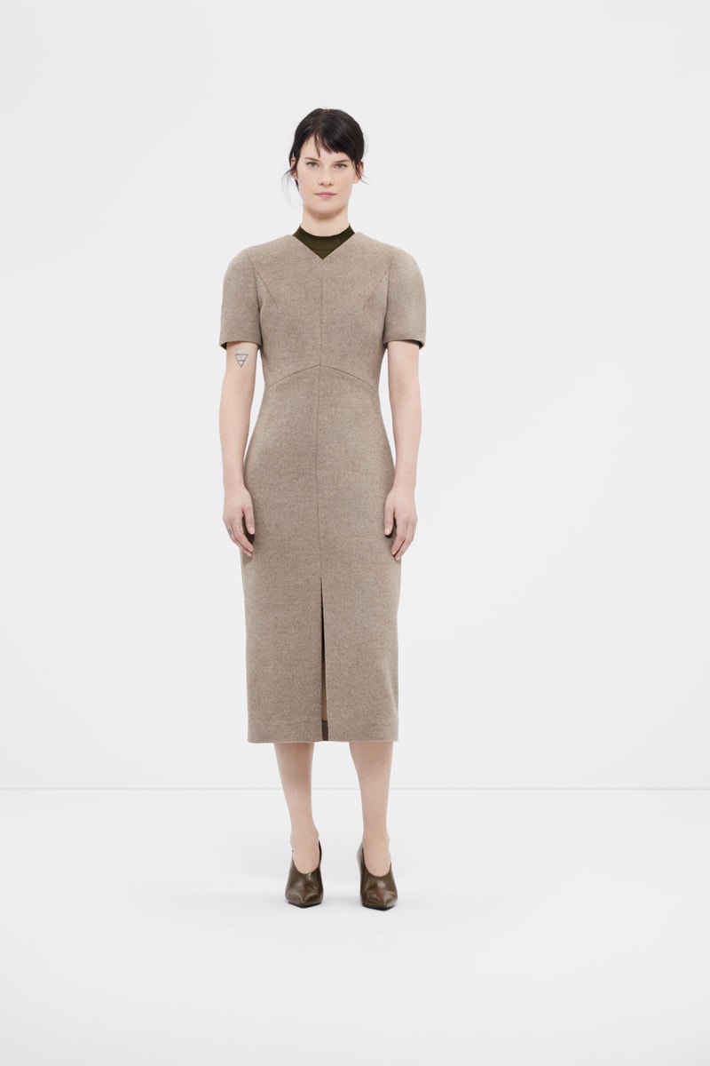 COS Fall/Winter 2018 Minimalist Fashion Lookbook Basics Minimal Simple Scandinavian Style