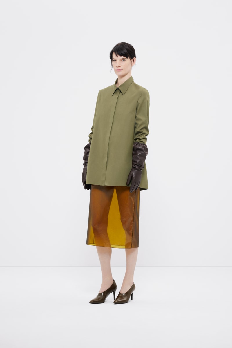 COS Fall/Winter 2018 Minimalist Fashion Lookbook Basics Minimal Simple Scandinavian Style