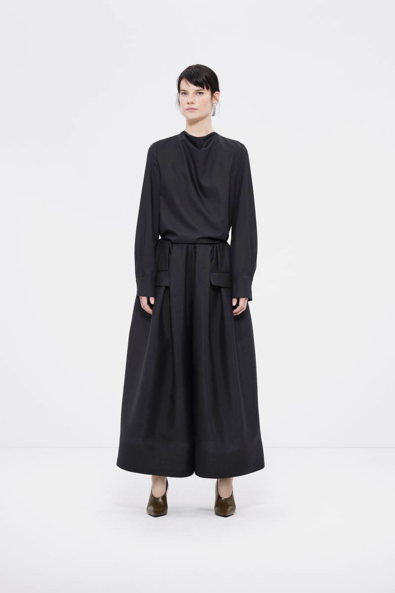 COS Fall/Winter 2018 Minimalist Fashion Lookbook Basics Minimal Simple Scandinavian Style