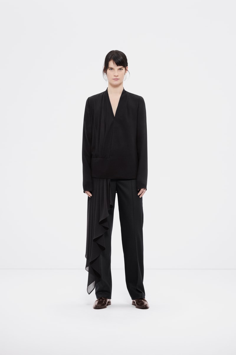 COS Fall/Winter 2018 Minimalist Fashion Lookbook Basics Minimal Simple Scandinavian Style