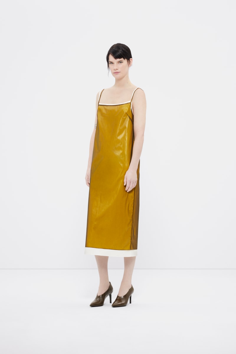 COS Fall/Winter 2018 Minimalist Fashion Lookbook Basics Minimal Simple Scandinavian Style