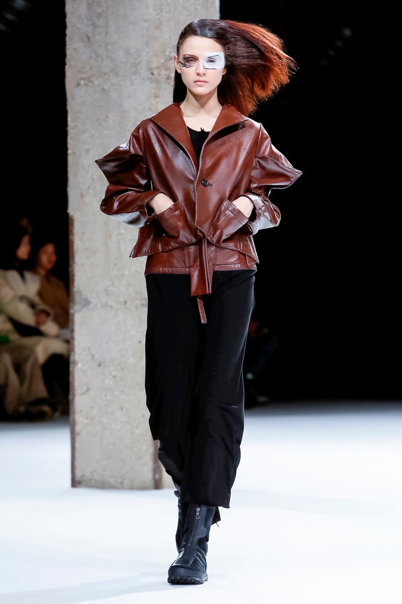 Yohji Yamamoto Fall Winter 2018 Paris Fashion Week Show Collection