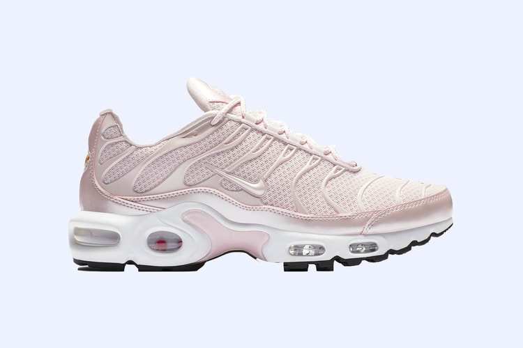Nike's Air Max Plus Premium Is a "Barely Rose" Spring Beauty