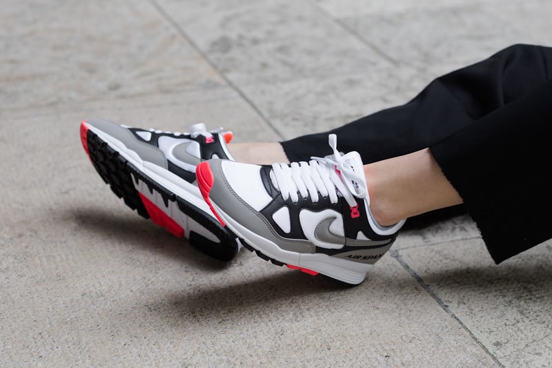 Nike Air Span II "Dust/Solar Red" On-Foot Look Sneaker White Grey Red Titolo