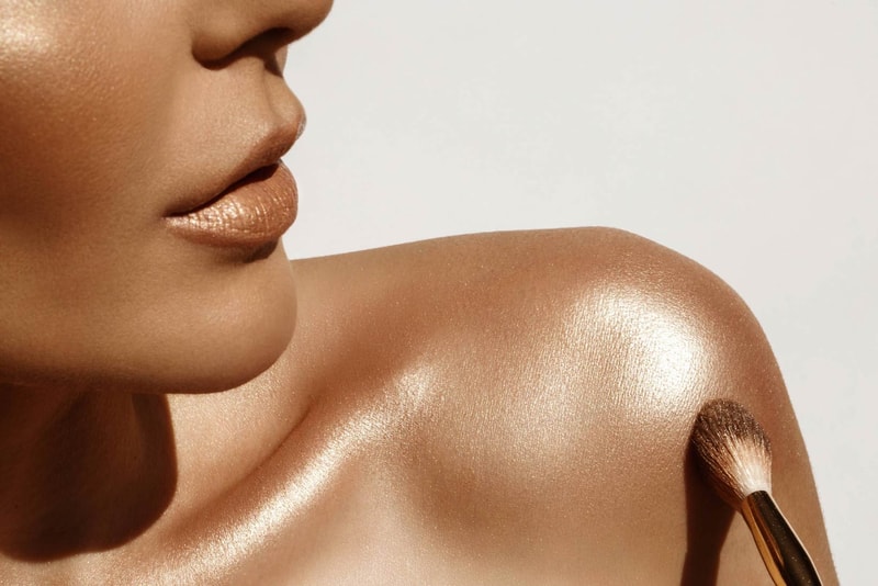 Woman Body Highlighter Gold