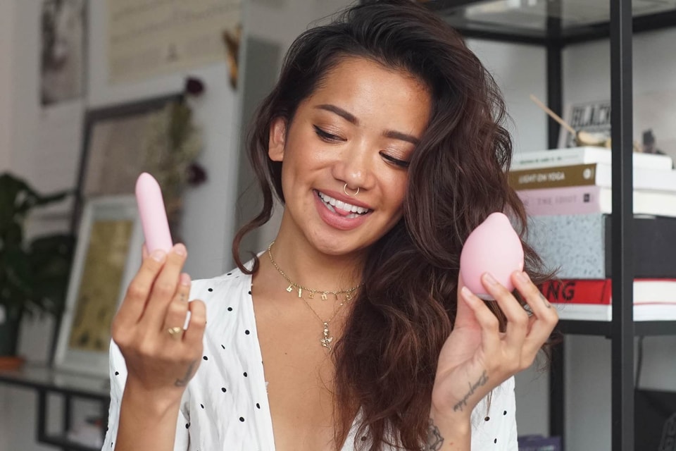 sex toy video review I Tried This Luxury Dual-Stimulator Sex Toy and It Made Me See Stars main image 1