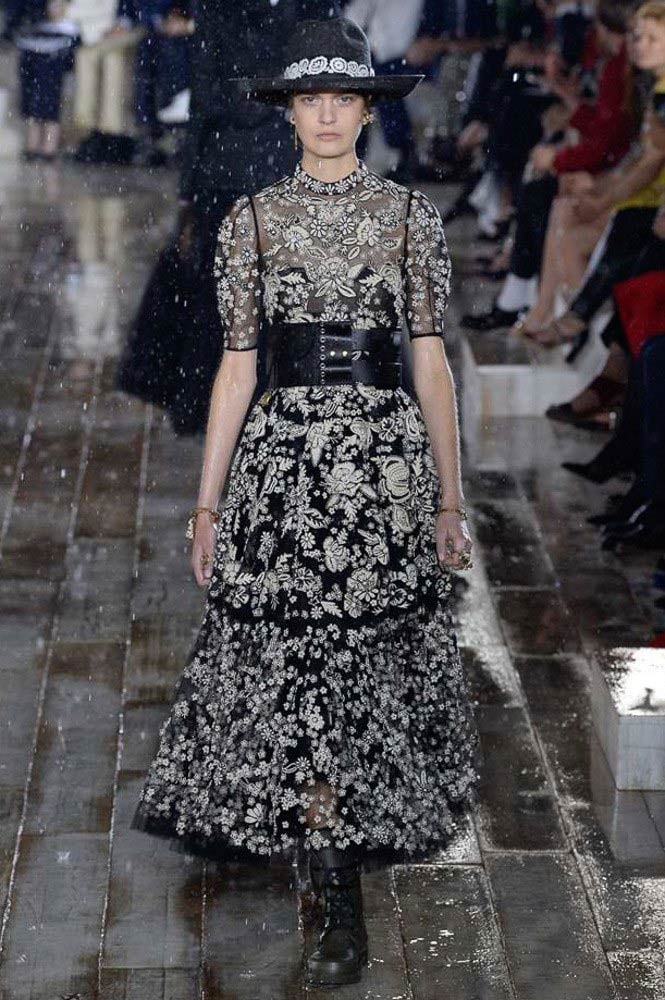 Christian Dior Resort 2019 Runway