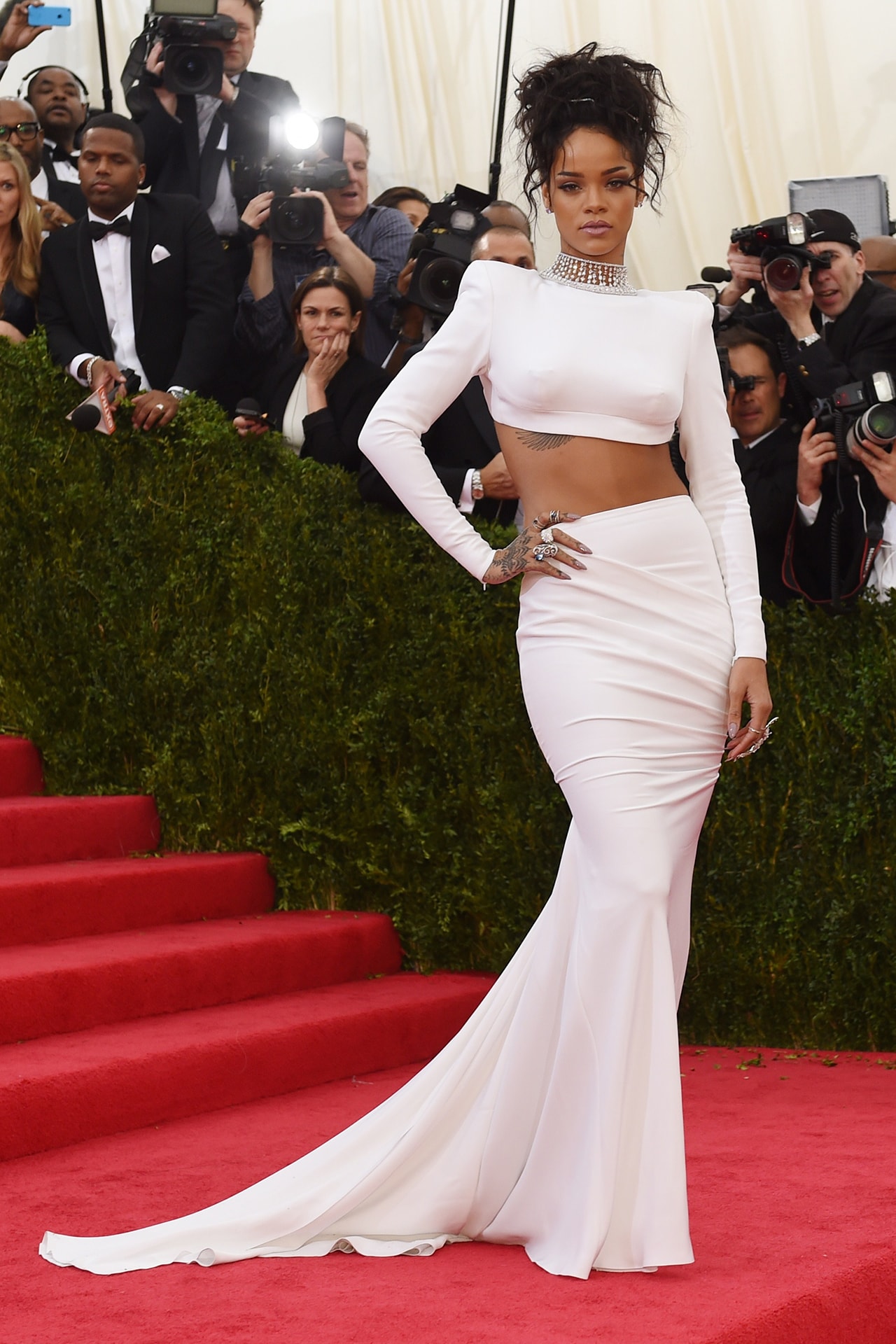 Rihanna Met Gala Red Carpet Look John Galliano Custom Dress Coat Mitre Hat Fashion Pope Metropolitan Museum of Art Costume Institute Benefit Celebrity Style Comme Des Garcons Rei Kawakubo Floral Sculptural