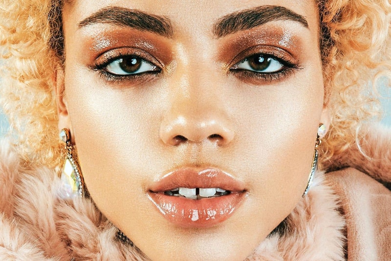 Bronze Glossy Eyeshadow Look