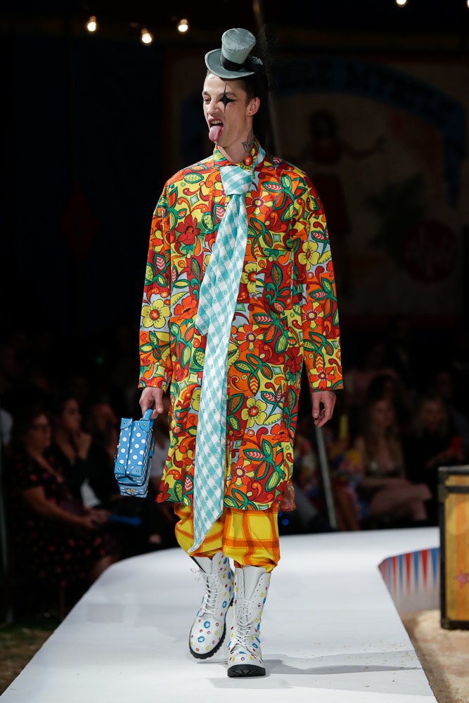 moschino jeremy scott spring 2019 collection los angeles circus violet chachki rupaul drag race queen
