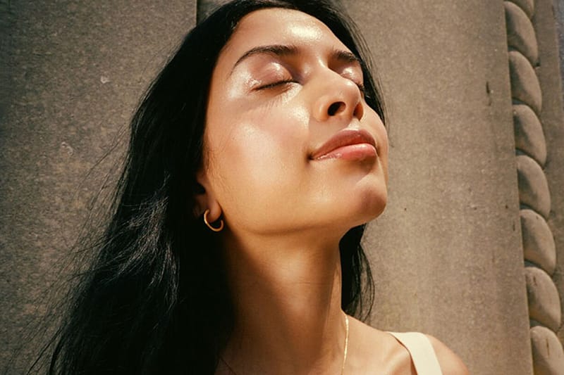 5 Summer Makeup Hacks All Cozy Girls Need to Know