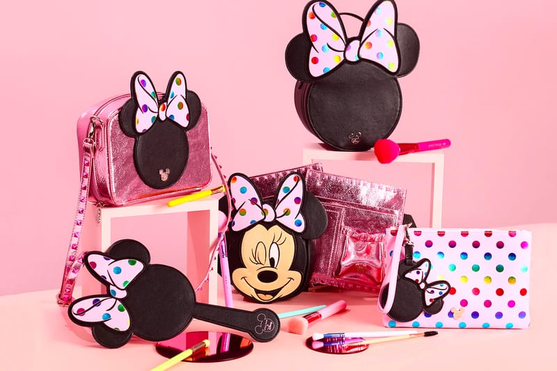 Minnie Mouse Fans, This Cute Makeup Brush Collection Is Made for You