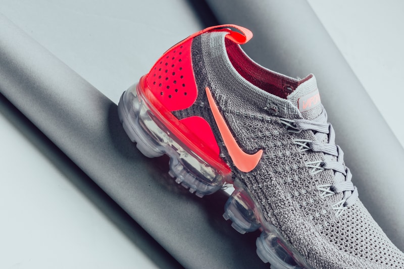 nike air vapormax flyknit 2.0 atmosphere grey crimson pulse