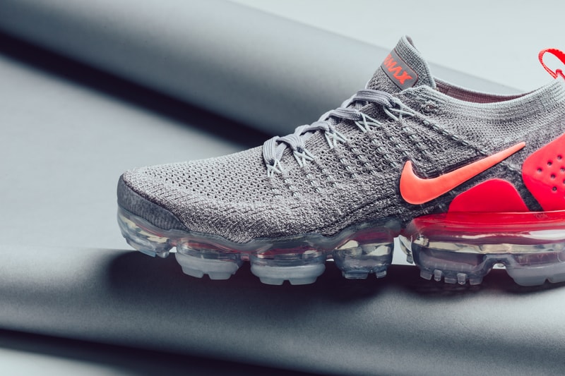 nike air vapormax flyknit 2.0 atmosphere grey crimson pulse