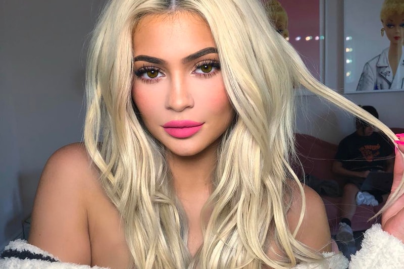 Kylie Jenner Cosmetics Brand Makeup Lipstick Selfie Pink Beauty Kardashian