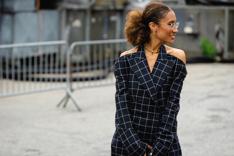 New York Fashion Week NYFW Street Style Street Snaps Elaine Welteroth Blazer Blue Black