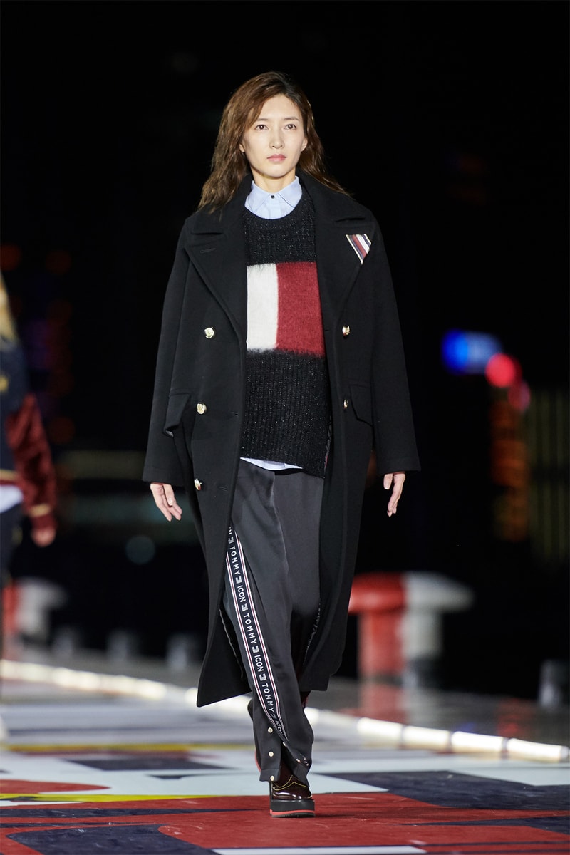 Tommy Hilfiger TommyNow Shanghai Runway Fashion Show Winnie Harlow Hailey Baldwin Josephine Skriver Lewis Hamilton