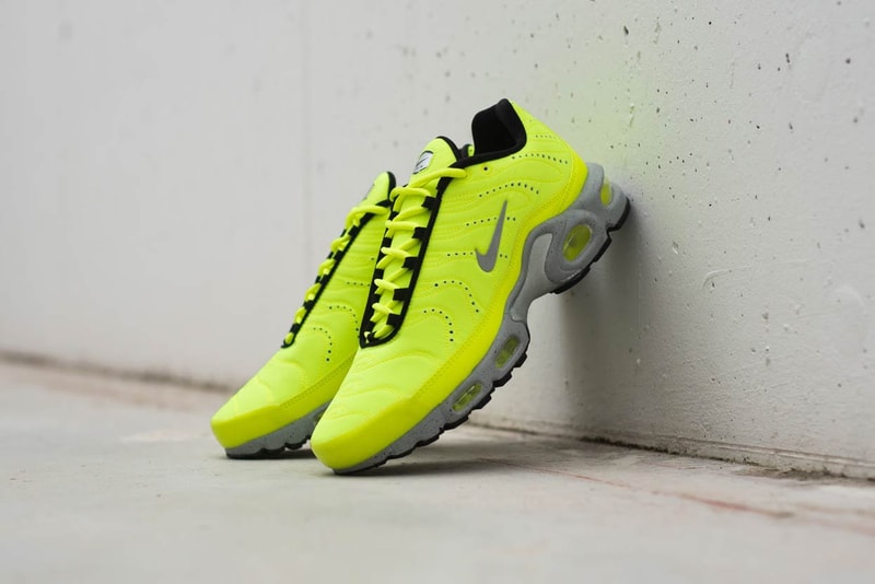 Nike Air Max Plus Premium Volt Neon Black