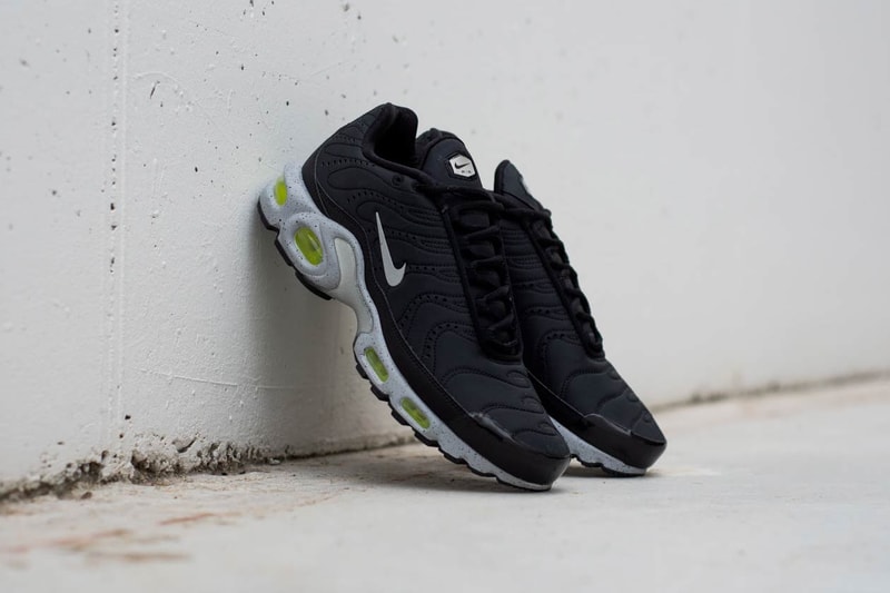 Nike Air Max Plus Premium Volt Neon Black
