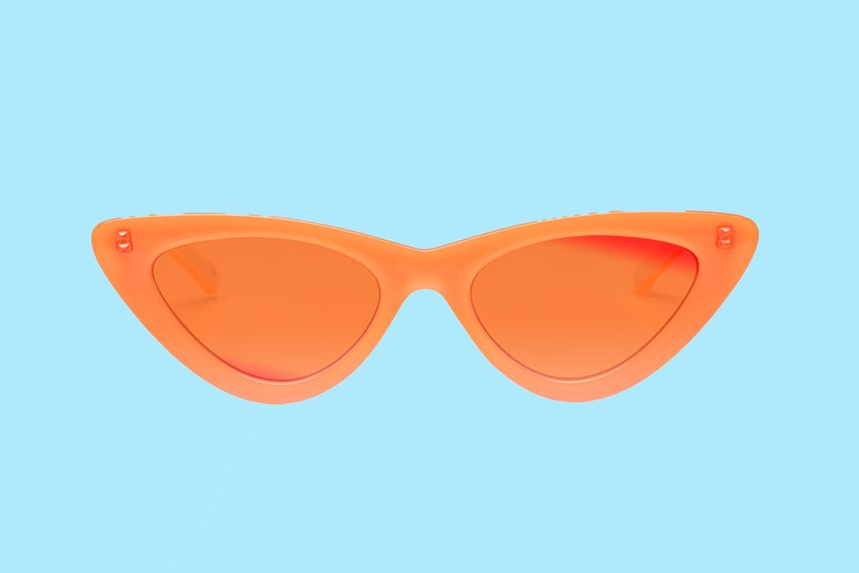 Adam Selman x Le Specs Sunglasses The Last Lolita | Hypebae display picture 3