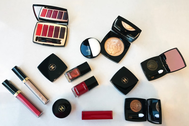 2018 Chanel Beauty Holiday Collection Review Makeup Eyeshadow Highlighter Lipstick Creme Shadow Nailpolish