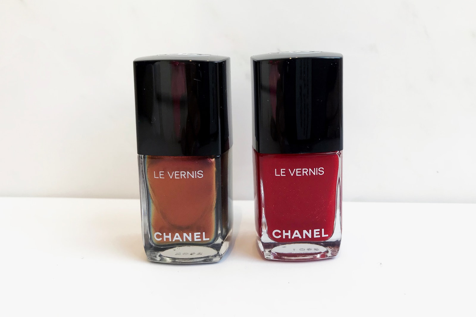 2018 Chanel Beauty Holiday Collection Review Makeup Eyeshadow Highlighter Lipstick Creme Shadow Nailpolish