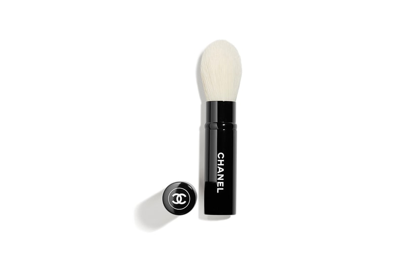 Chanel Beauty Spring Summer 2019 Makeup Retractable Highlighter Brush